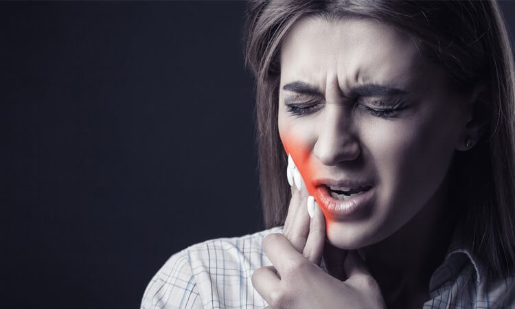 درمان خانگی دندان درد با ۱۸ راهکار موثر