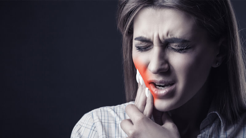 درمان خانگی دندان درد با ۱۸ راهکار موثر