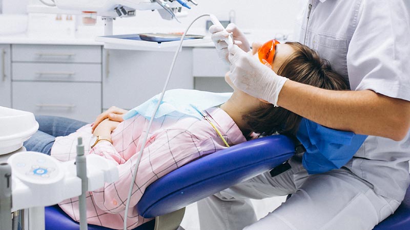 هنگام انجام معاینه دندانپزشکی چه نکاتی را باید در نظر گرفت؟ - معاینه دندانپزشکی