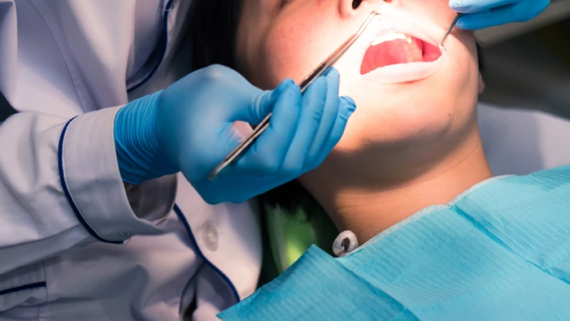 در چه صورت باید به کلینیک دندانپزشکی مراجعه کرد؟