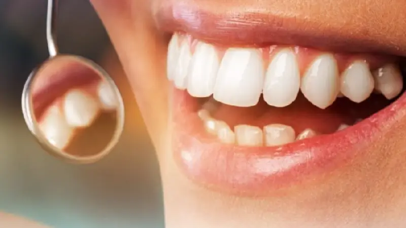  در کدام مورد بهتر است به جای جراحی افزایش طول تاج، دندان کشیده شود؟